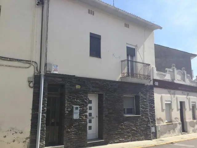 Calle les Abelles, 69, Bajo