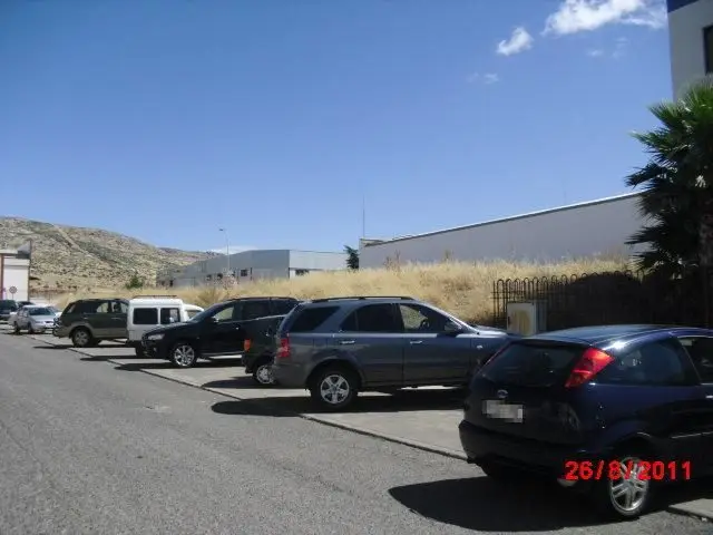 Calle Tres y Cuatro Sepes, 303 y