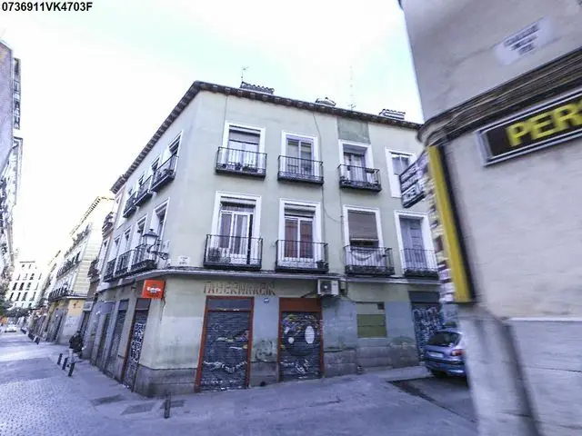 Calle de la Fe 13. Local 4 Derecha