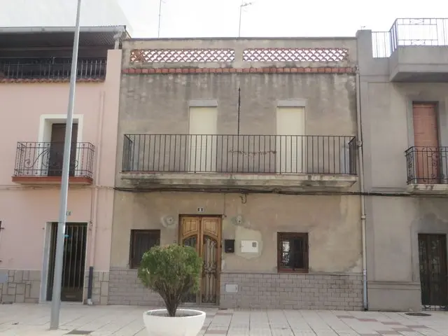 Avenida Pais Valencia 8