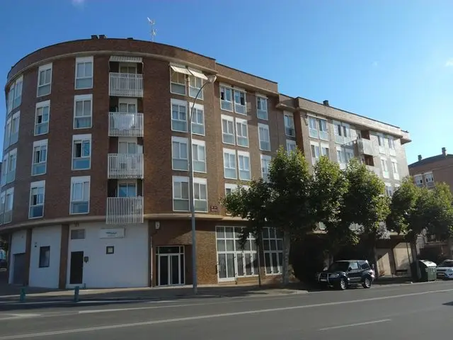 Calle General Yagüe 34,32,30 y 28