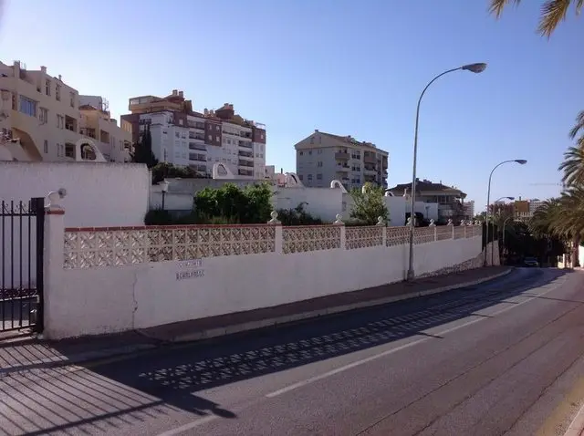 Avenida Palmeras, 44, Puerta 7
