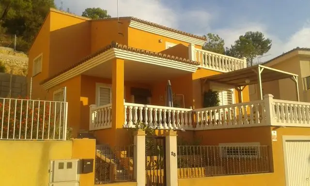 Calle Castell de Penyarroja, 23