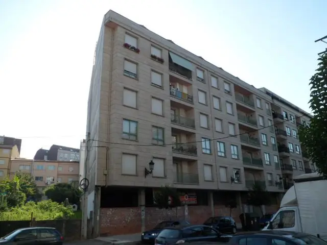 Avenida Castelao, 18