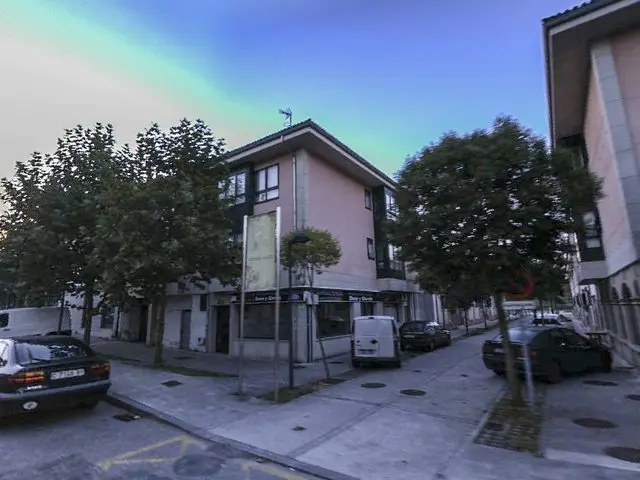 Avenida Mestra Victoria Miguez, 43 Bajo - Santiago