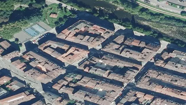 Calle Ramon y Cajal, 4