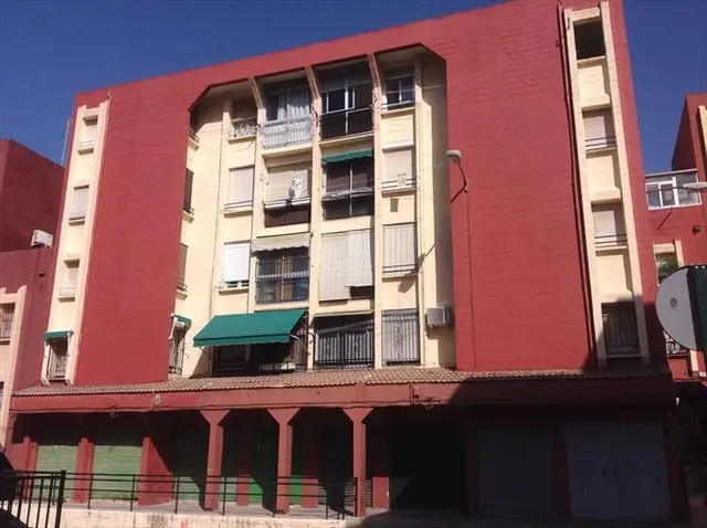 Pasaje Algaba 3, Bajos