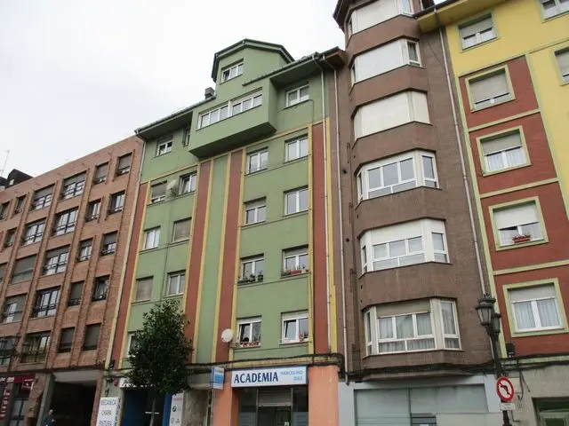 Calle Fuertes Acevedo, 32