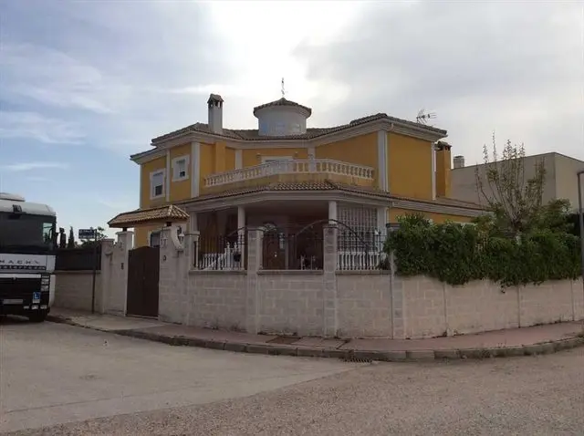 Calle Palomo Linares, 2