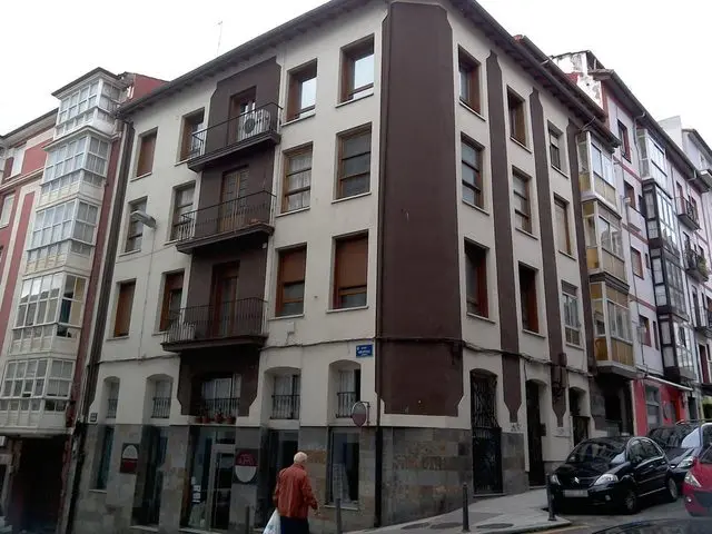 Calle Cisneros, 19-E