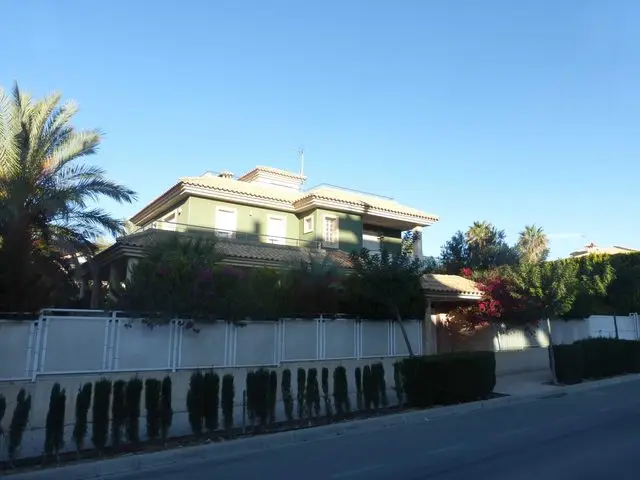 Avenida Golf, 106