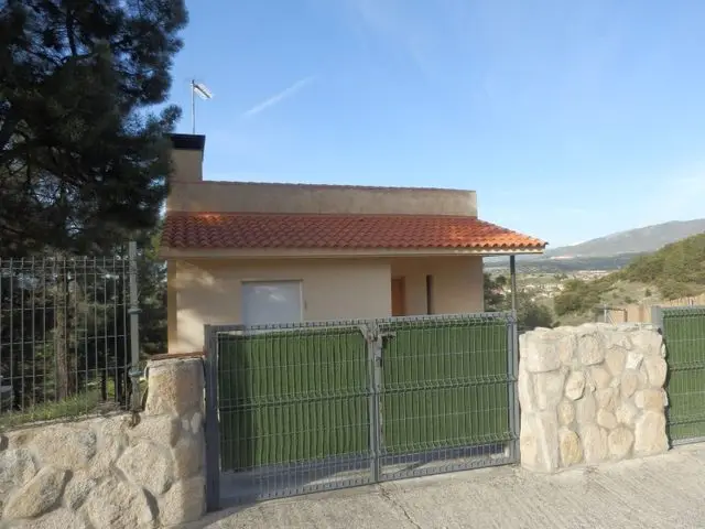 Avenida del Monte 8 Urb. Montevegas