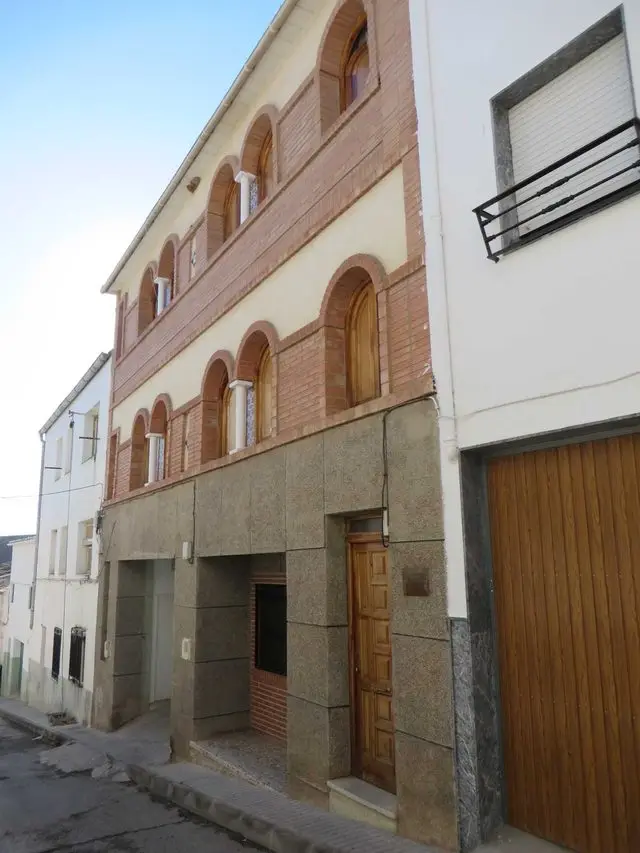 Calle Almodóvar, 12