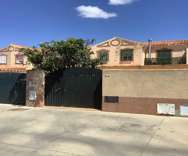 Calle Playa de Fuentebravia, 57
