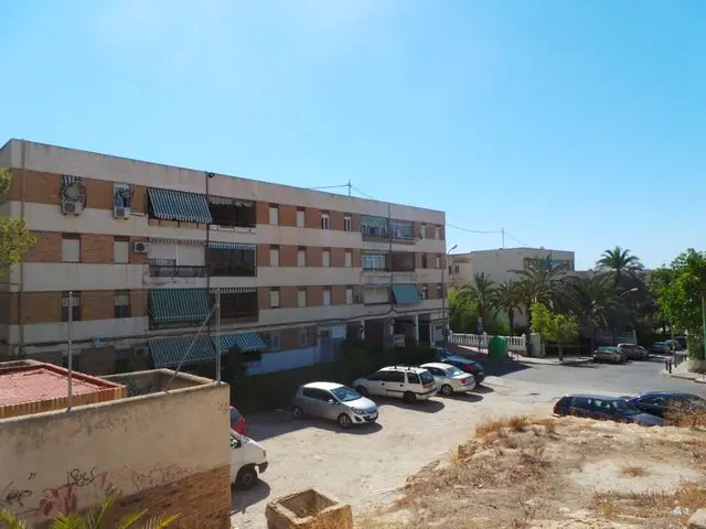 Calle Pintor Antonio Amoros, 19