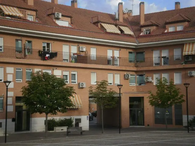 Plaza Casa Grande, 3