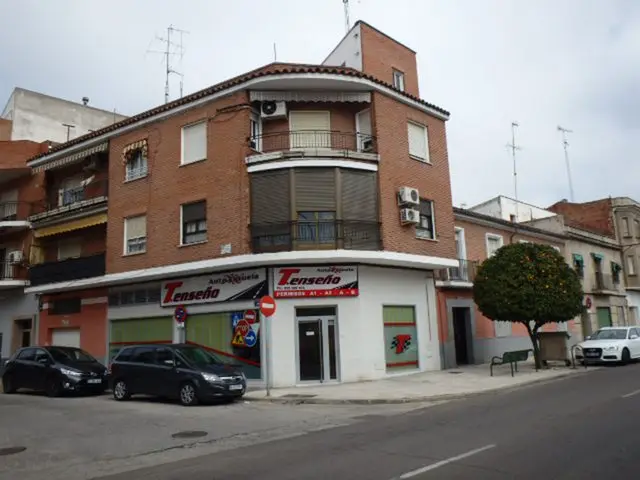 Calle Cervera, 23