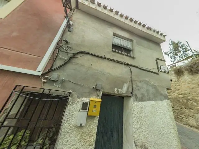 Calle Ventanas 35