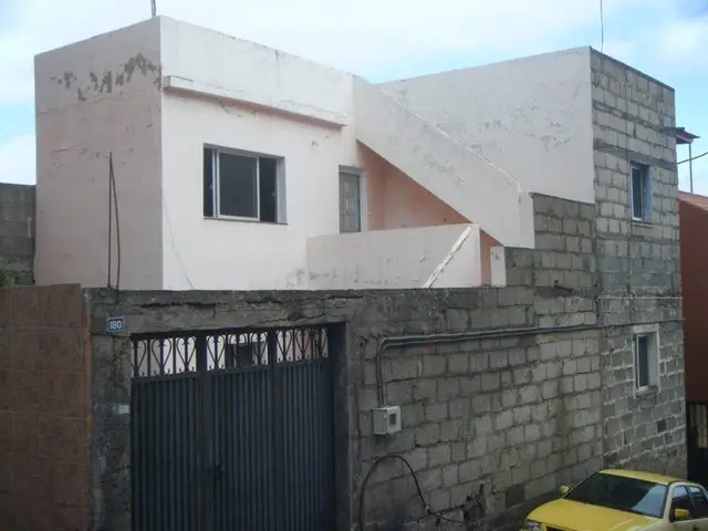 Calle Cercados, 180