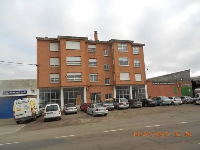 Calle Carretera de Palencia a Riaño, 3