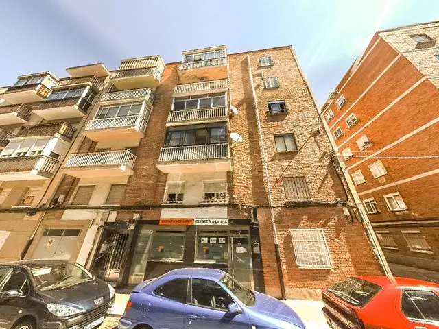 Calle Hornija, 10