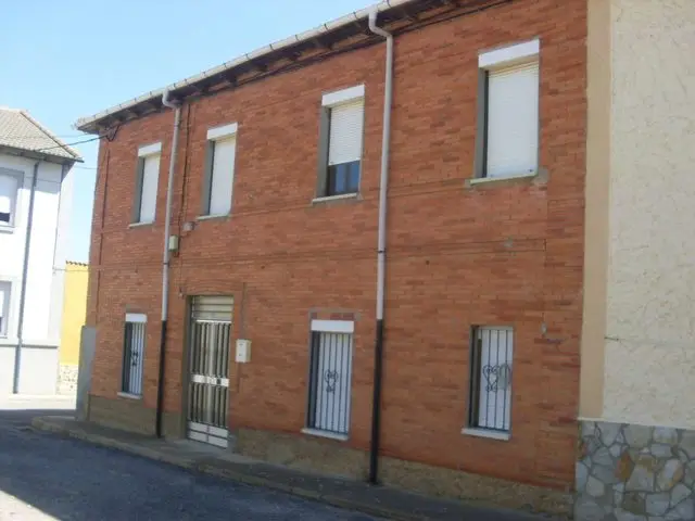 Calle los Adiles, 2