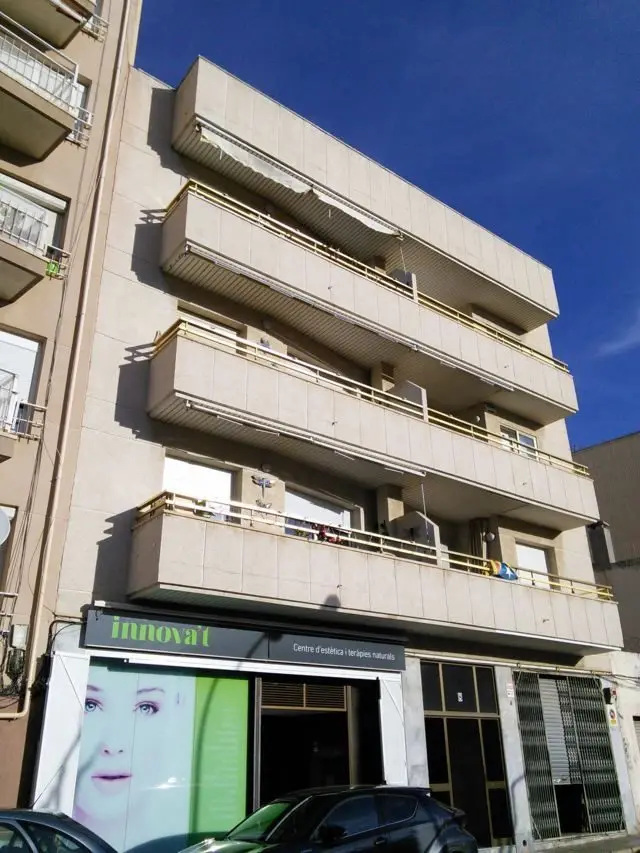 Calle Baix Ebre, Puerta 8
