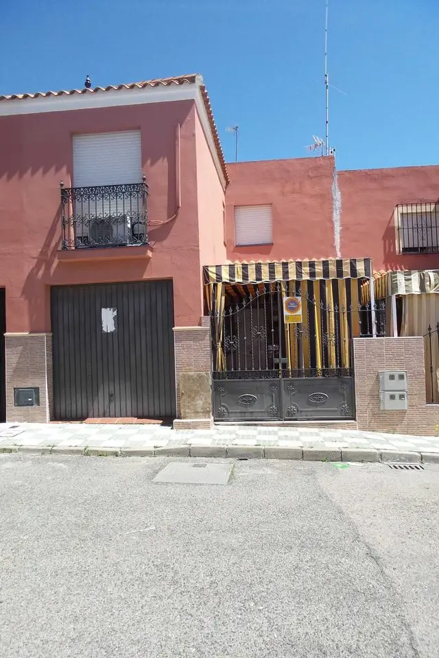 Farmacéutico Miguel Ángel Acal, 13
