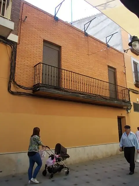 Calle Empedrada, 34