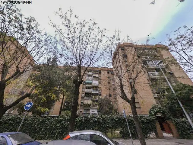 Avenida Miguel de Unamuno, 4
