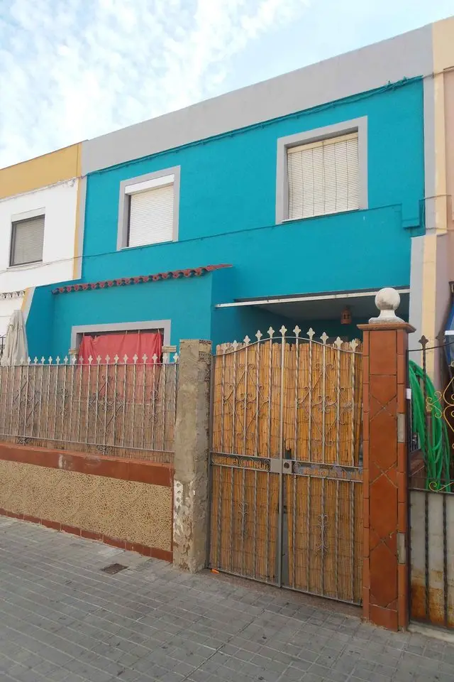 Veintitres. Casa Unifamiliar Señalada Con el Número 3 del Bloque "C" del Grupo Se-804, Que Tiene Su
