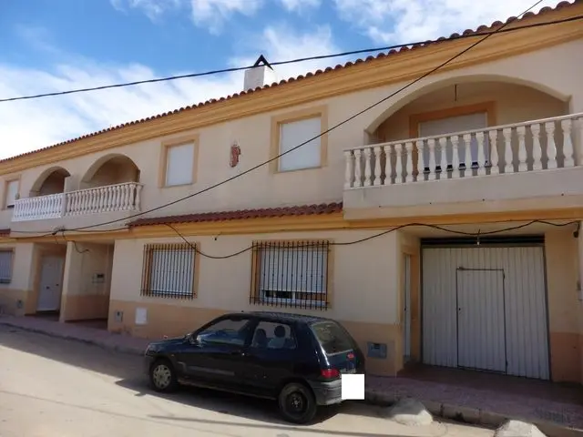 Calle Escuelas, 8