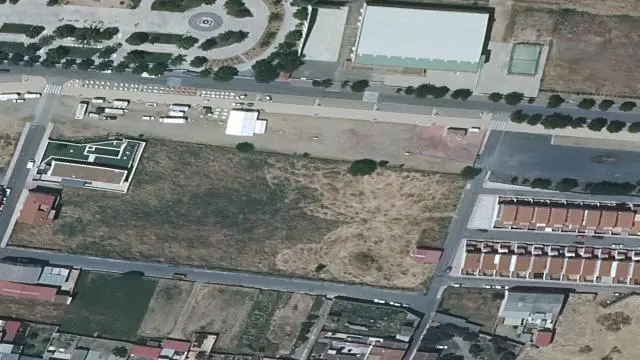 Calle Seis, 12