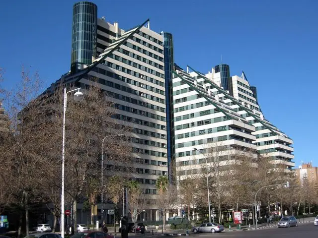 Avenida Profesor Lopez Piñero 4, -2 272