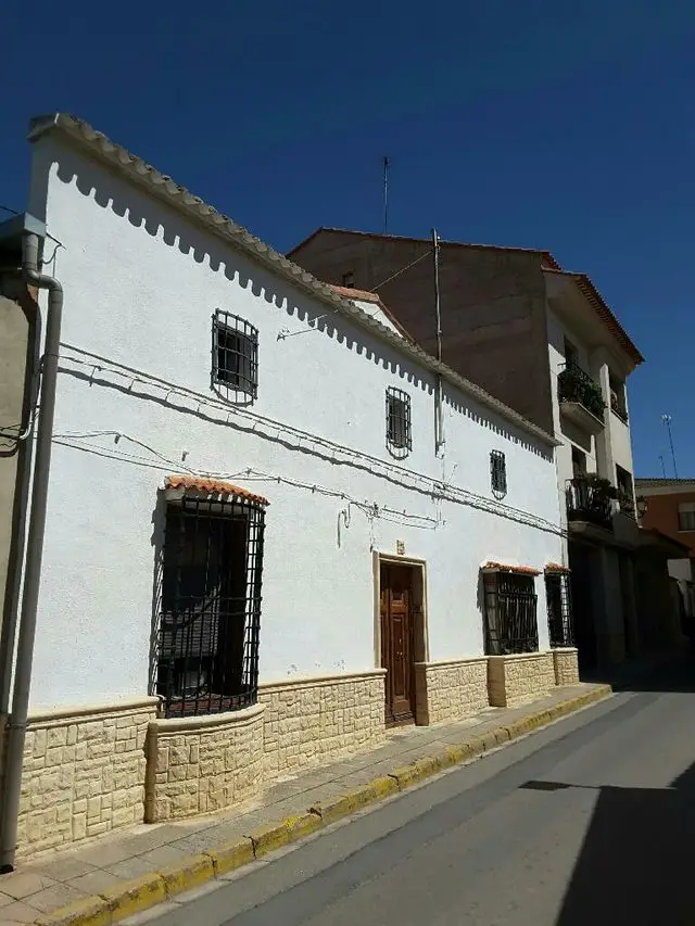 Perales, 23