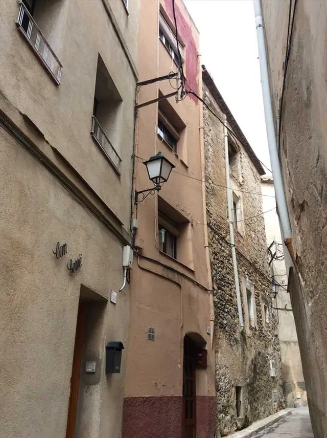Calle Mitja, 32