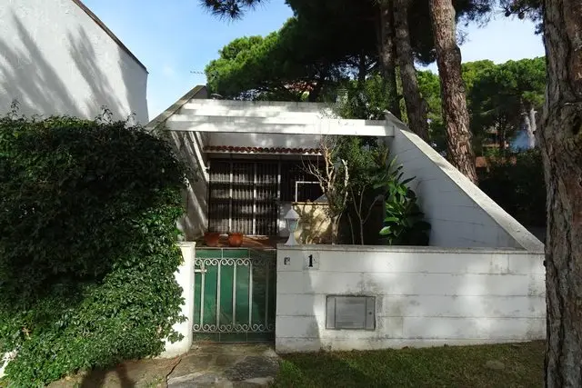Residencia los Pinos, 1