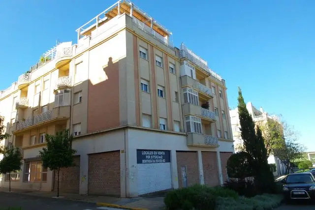Avenida Universidad Salamanca, 13-a