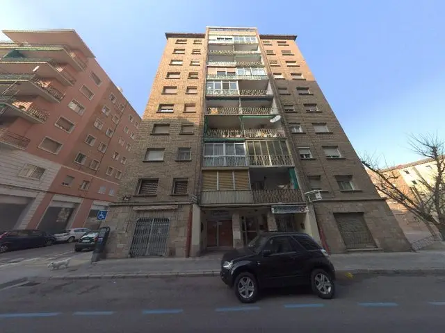 Avenida de Madrid, 46