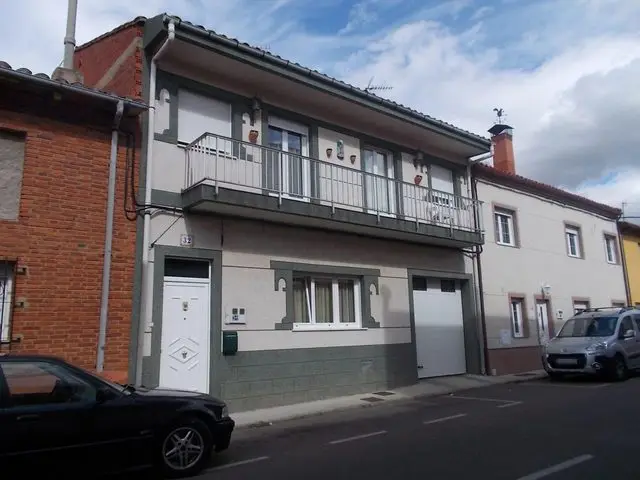 Calle San Roque, Ferral del Bernesga 32