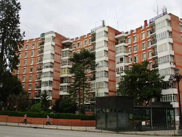 Avenida Galicia, 38, 1º IZ