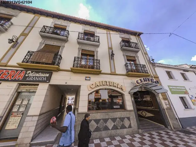 Calle Granada, 10