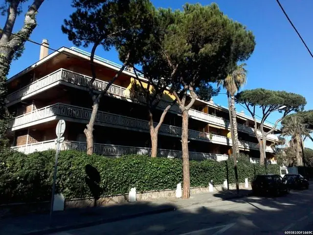 Meitat Indivisa de Local Destinat a Habitatge a Castelldefels, Passeig de la Tramuntana i C. 21, S/n