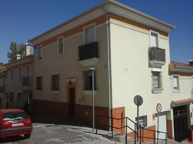Calle Posadas, 28