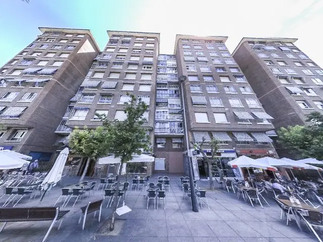 Calle Jorge Guillen, 4