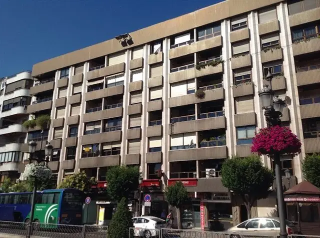 Acera del Darro 30