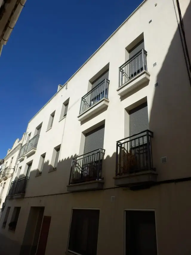 Calle Escoles, 1, Bajo