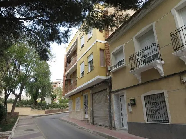Plaza Campoamor, 12