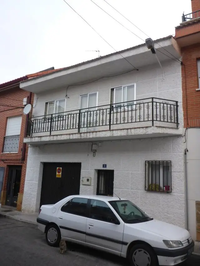 Calle Torrelaguna, 3