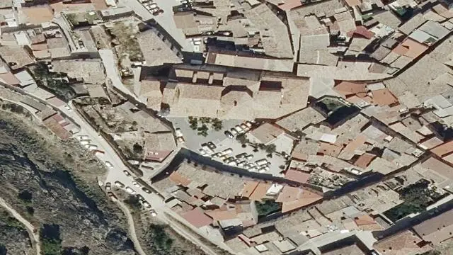 Plaza Fosal, 4